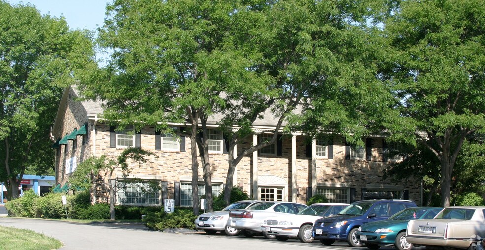 More Photos Of W62N244 Washington Ave, Cedarburg Office For Lease