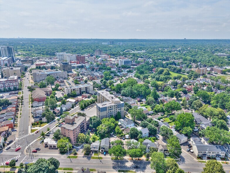 More Photos Of 50 Welland Av, St Catharines Apartments For Sale