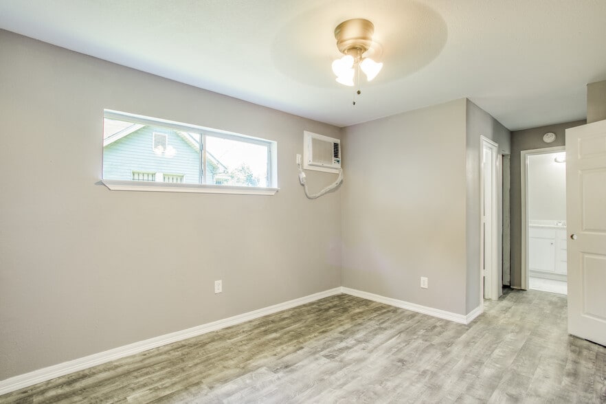 More Photos Of 4914 Kashmere St, Houston Apartments For Sale