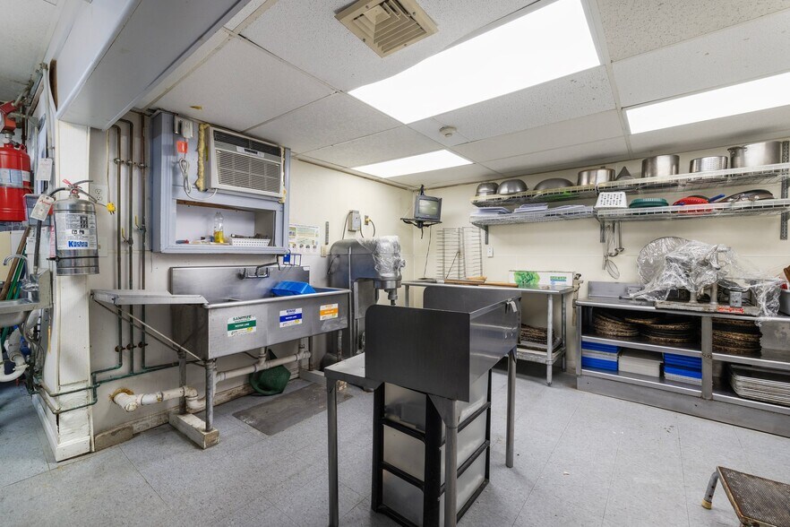 More Photos Of 1 Spring St, Hope Valley Restaurant For Sale