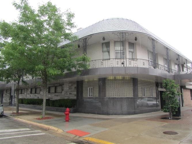 More Photos Of 6227 Cermak Rd, Berwyn Unknown For Lease