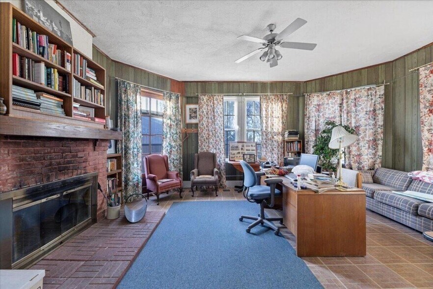 More Photos Of 21551 270th St, Mc Clelland Office For Sale