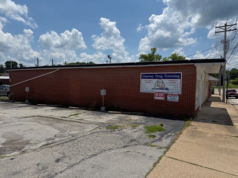 More Photos Of 206 S Church St, Union Office For Sale