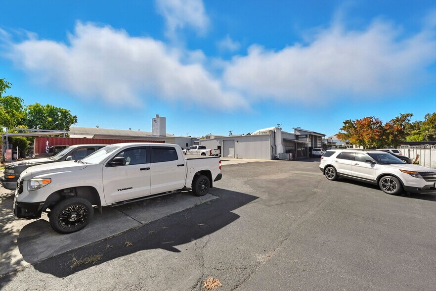 More Photos Of 1180 N 5th St, San Jose Manufacturing For Sale