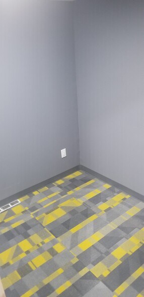 More Photos Of 116 W Grand River Ave, Brighton Storefront Retail Office For Sale