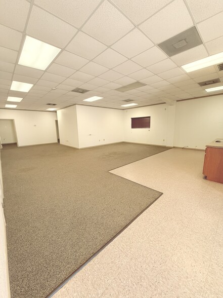 More Photos Of 14640 S FM 2790 W, Lytle Warehouse For Lease