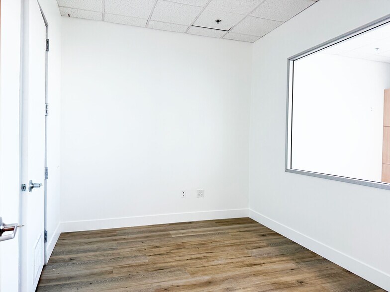 More Photos Of 9660-9690 Research Dr, Irvine Warehouse For Lease