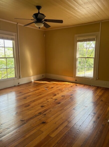 More Photos Of 500 W John St, Matthews Office For Sale