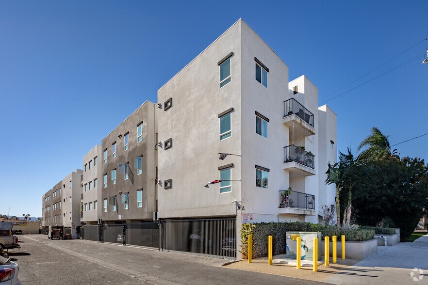 More Photos Of 18528 Chase St, Northridge Apartments For Sale