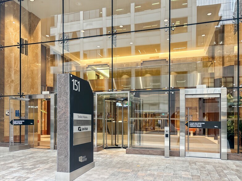 More Photos Of 151 Yonge St, Toronto Coworking Space