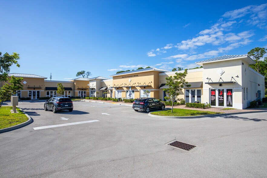 More Photos Of 330 NW Enterprise Dr, Port Saint Lucie Showroom For Lease