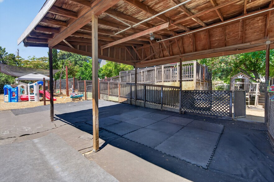 More Photos Of 530 N Cloverdale Blvd, Cloverdale Specialty For Sale