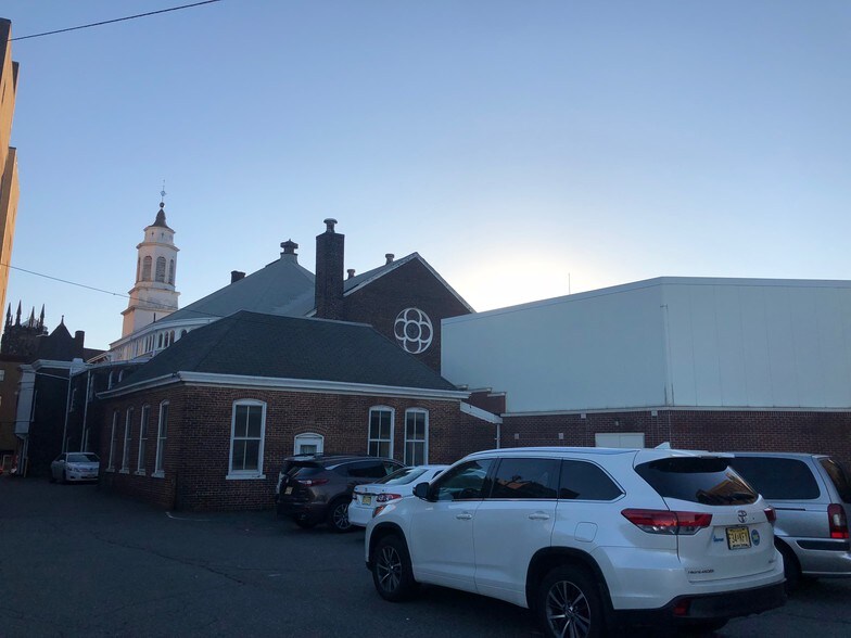 1161 E Jersey St, Elizabeth, NJ 07201 Religious Facility For Sale