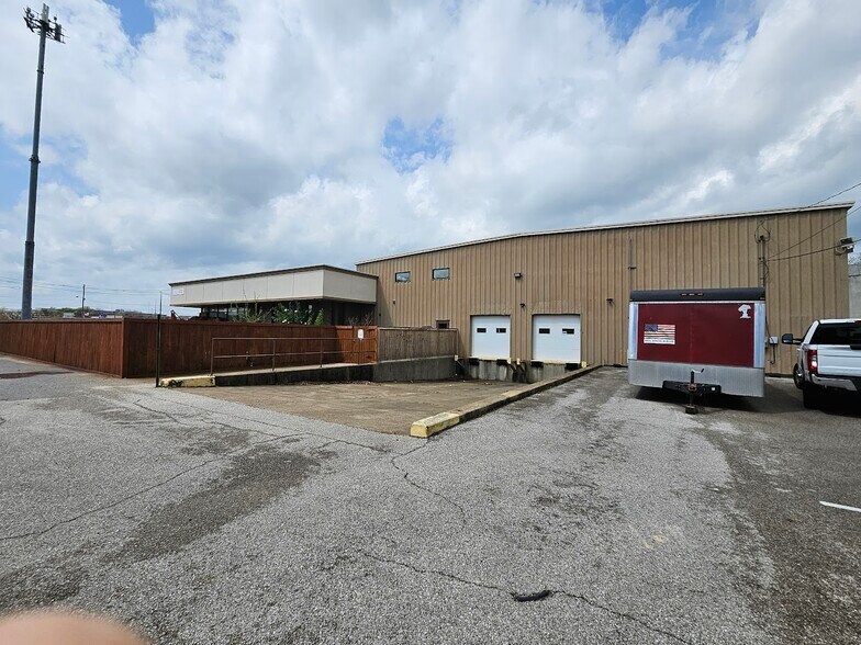 More Photos Of 501 NW 4th St, Evansville Industrial For Sale