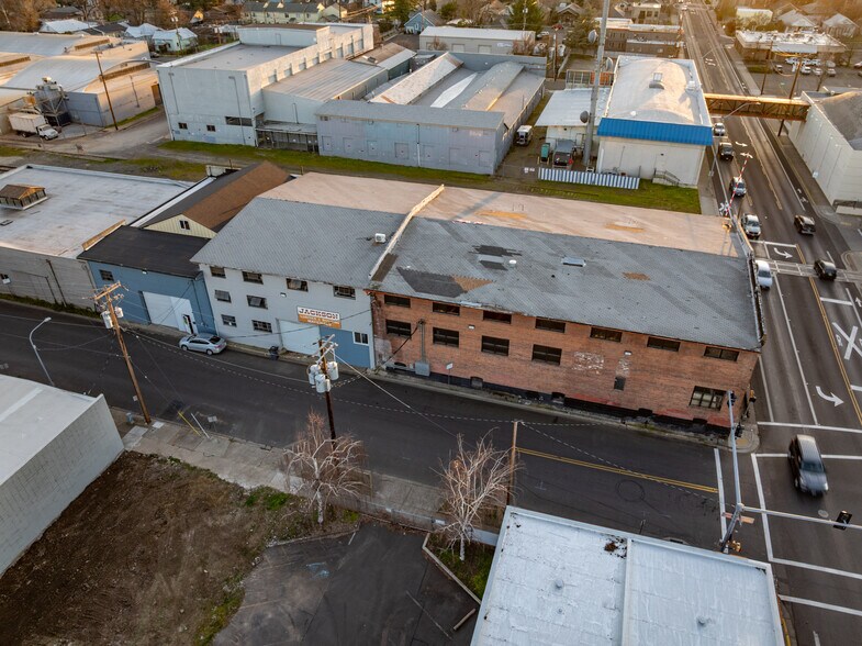 More Photos Of 316 Front St, Medford Specialty For Sale