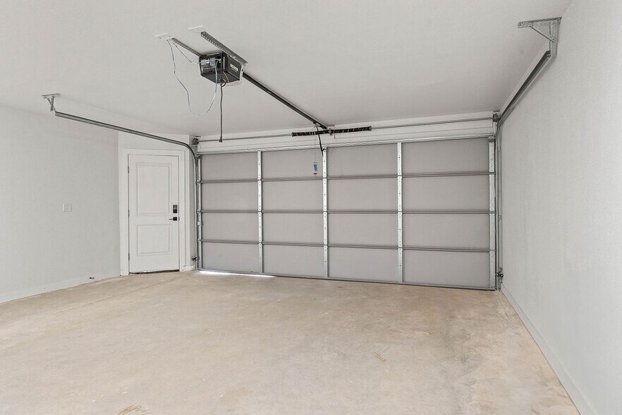 More Photos Of 2004 S Razorback Rd, Fayetteville Apartments For Sale