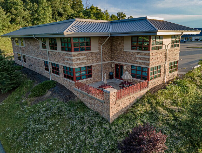 More Photos Of 150 Scharberry Ln, Mars Office For Sale