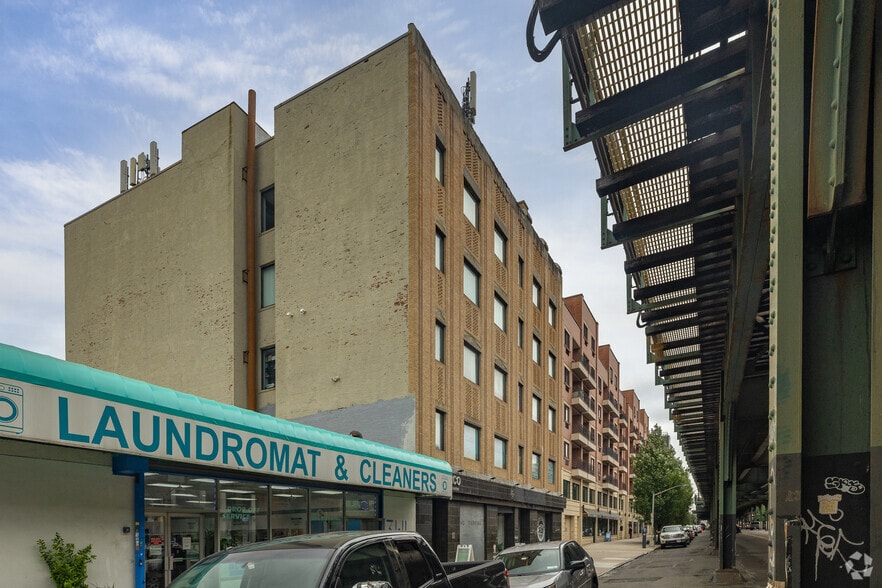 Primary Photo Of 31-21 31st St, Long Island City Office For Lease