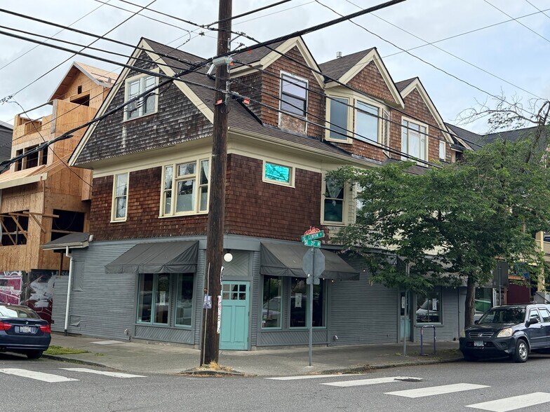 More Photos Of 2039 SE Clinton St, Portland Storefront Retail Residential For Lease