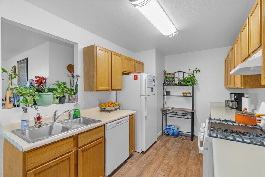 More Photos Of 1041 W 24th St, Rifle Apartments For Sale
