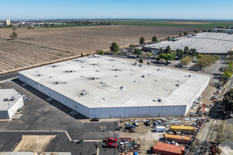 More Photos Of 700 Santa Anita Dr, Woodland Warehouse For Lease