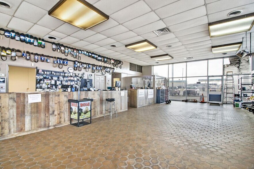 More Photos Of 3832 Main St, Pikeville Auto Dealership For Sale