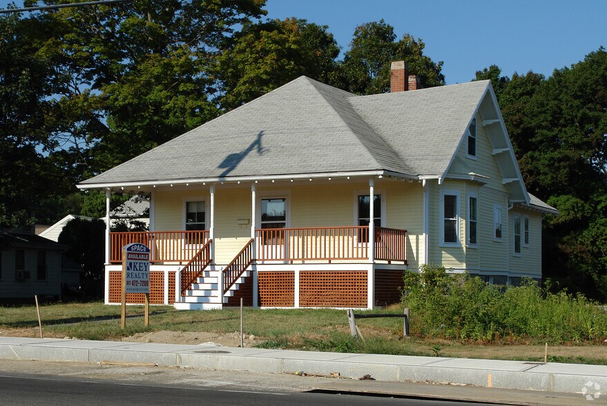 More Photos Of 879 Main St, Weymouth Office For Lease