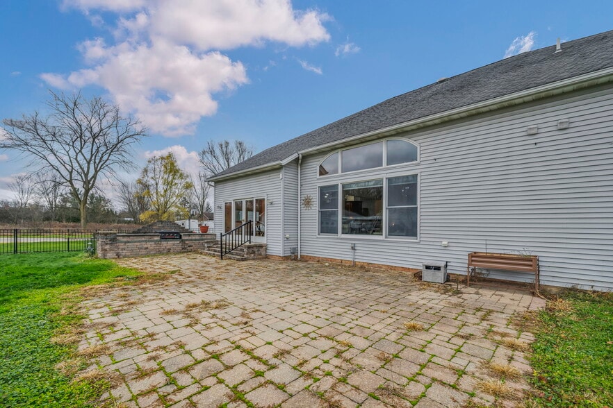 More Photos Of 16449 S Boone Rd, Columbia Station Specialty For Sale