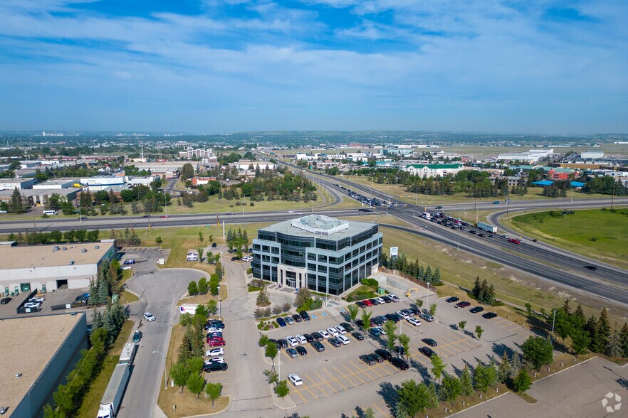More Photos Of 2618 Hopewell Pl NE, Calgary Office For Lease