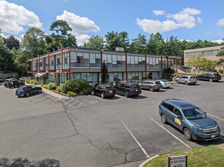 More Photos Of 824-826 Boylston St, Brookline Medical For Lease