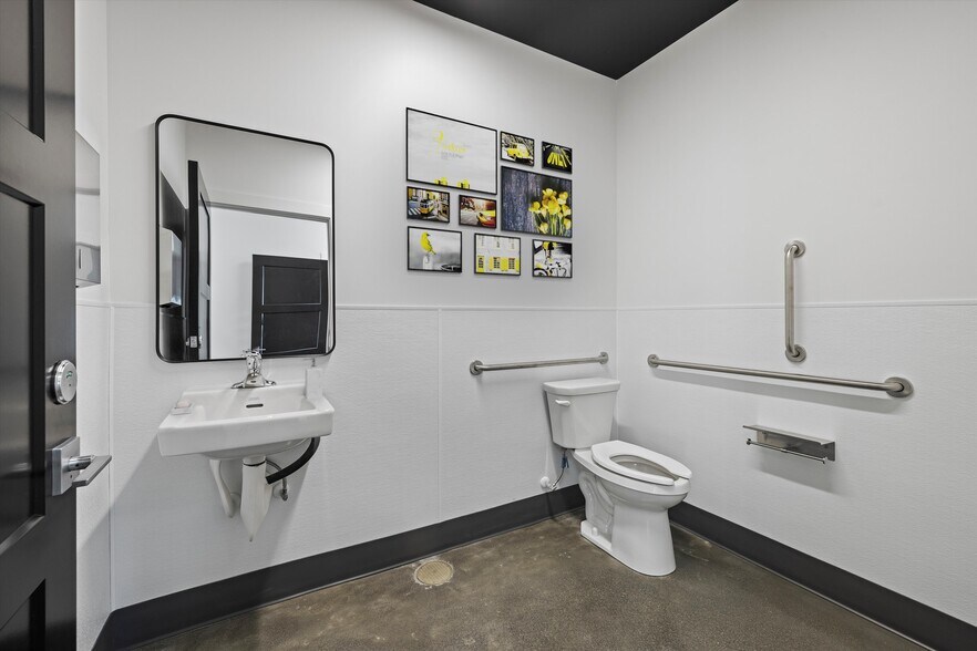 More Photos Of 2517 Logan St, Richland Service For Sale