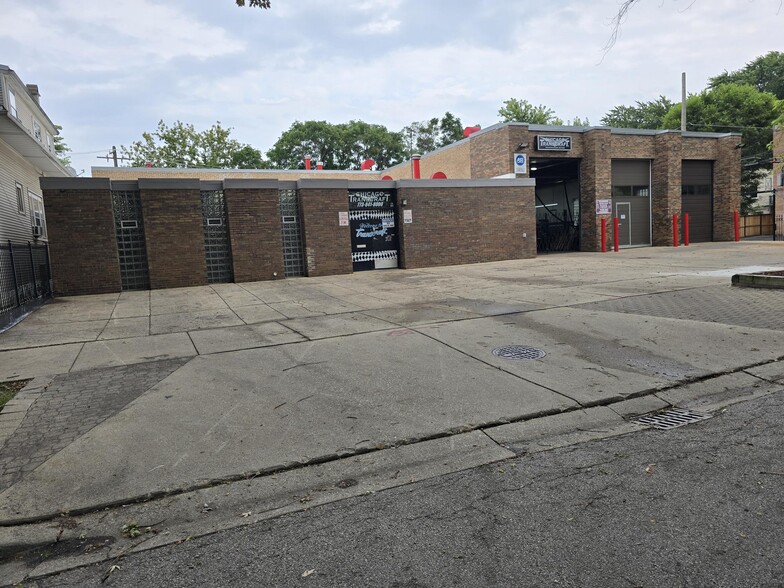 Primary Photo Of 7525 N Wolcott Ave, Chicago Auto Repair For Sale