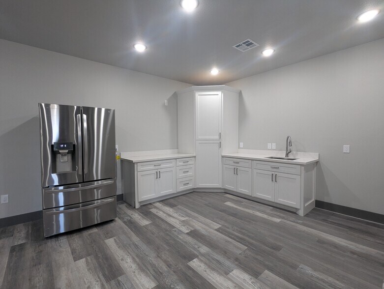 More Photos Of 7245 FM 1006 Rd, Orange Warehouse For Lease