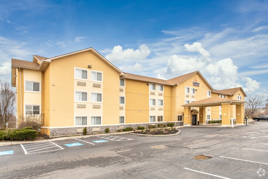 More Photos Of 730 E Xenia Dr, Fairborn Hotel For Sale