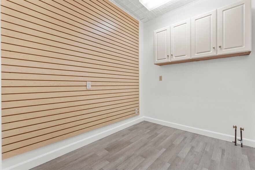 More Photos Of 2980 Whitney Ave, Hamden Storefront Retail Office For Lease
