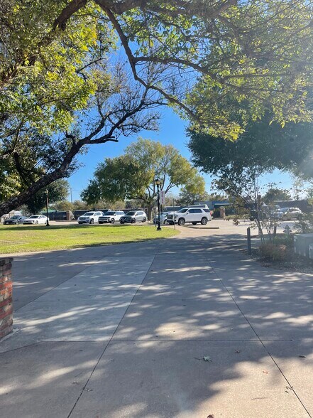 More Photos Of 126 N 8th St, Midlothian Storefront For Lease