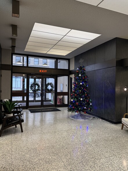 More Photos Of 108 Main Ave SW, Warren Office Residential For Lease