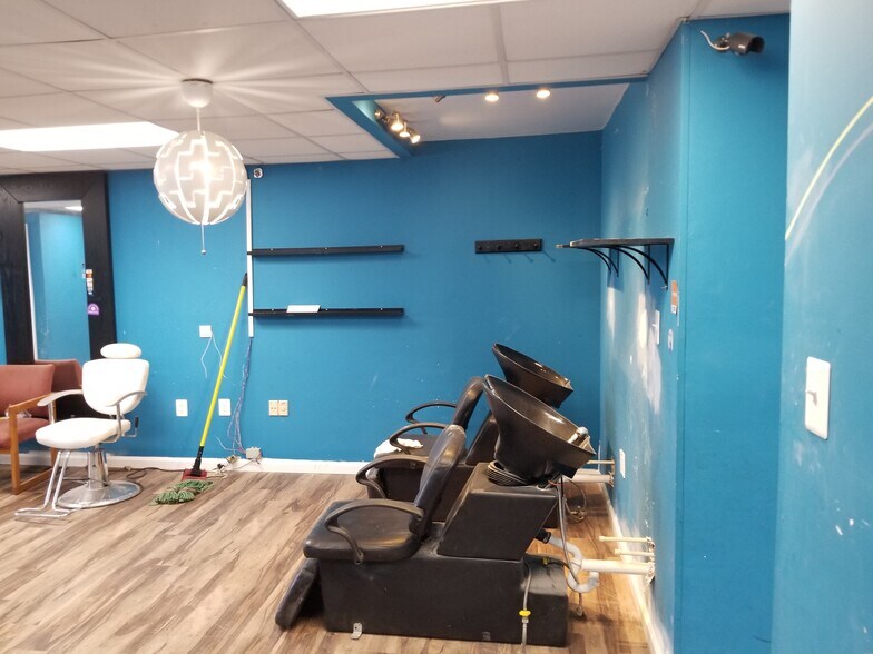 More Photos Of 4700 Stamp Rd, Marlow Heights General Retail For Lease