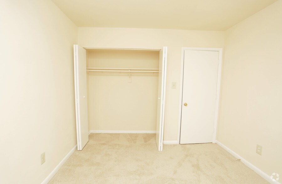 More Photos Of 3647 6th St SE, Washington Apartments For Sale