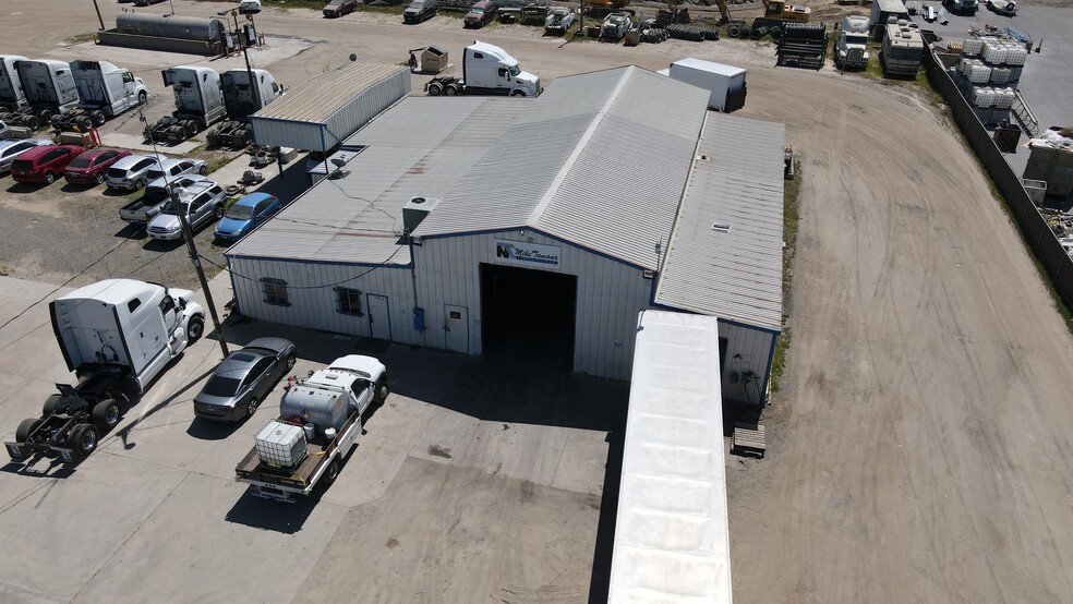 More Photos Of 1112 E Service Rd, Ceres Warehouse For Lease