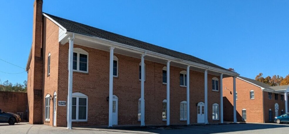 Primary Photo Of 1071 Turnpike Rd, Bedford Office For Lease