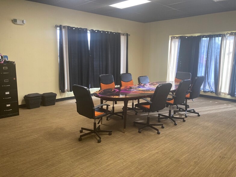 More Photos Of 2420 E Truman Rd, Kansas City Unknown For Lease