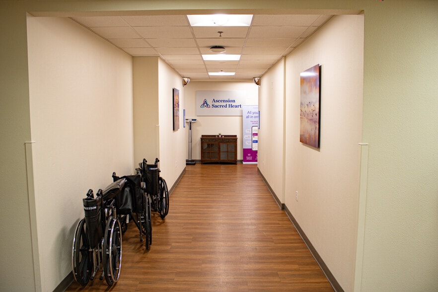 More Photos Of 4501-4551 Davis Hwy, Pensacola Medical For Sale