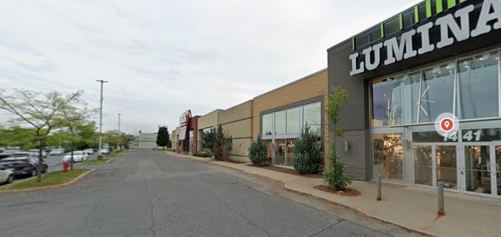 More Photos Of 1431 Boul Des Promenades, Saint-hubert General Retail For Sale