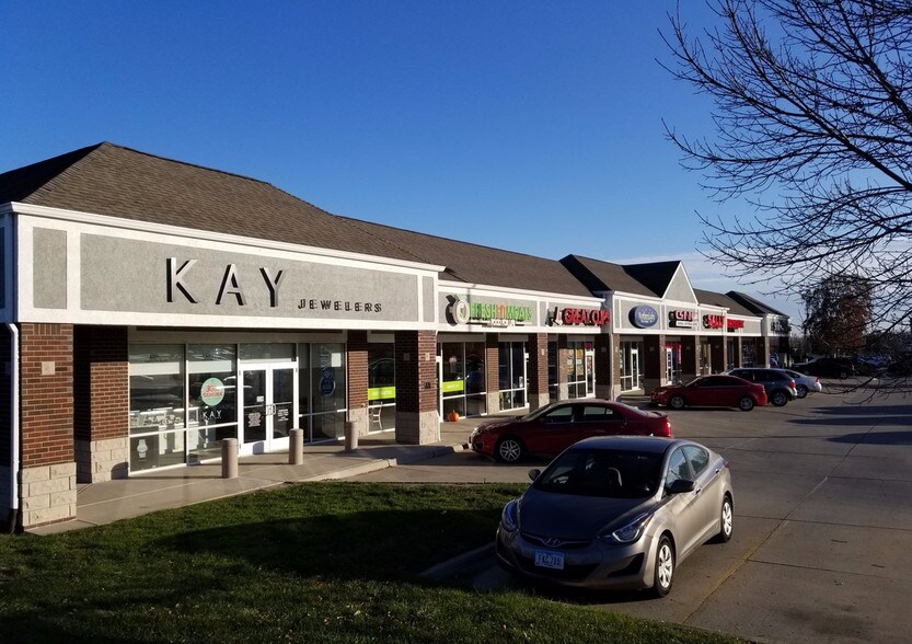 More Photos Of 2005 SE Delaware Ave, Ankeny Storefront For Lease