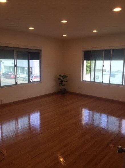 More Photos Of 8350 Melrose Ave, West Hollywood Loft Creative Space For Lease