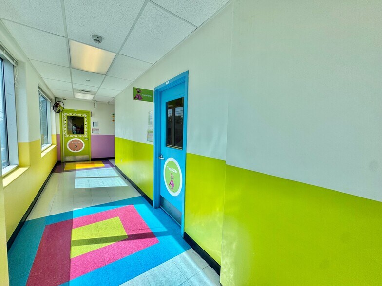 More Photos Of 215-15 Northern Blvd, Bayside Storefront Retail Office For Lease