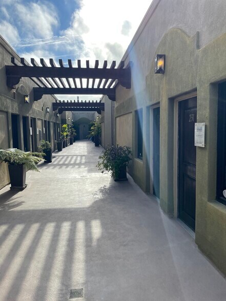 More Photos Of 2615 190th St, Redondo Beach Office For Lease