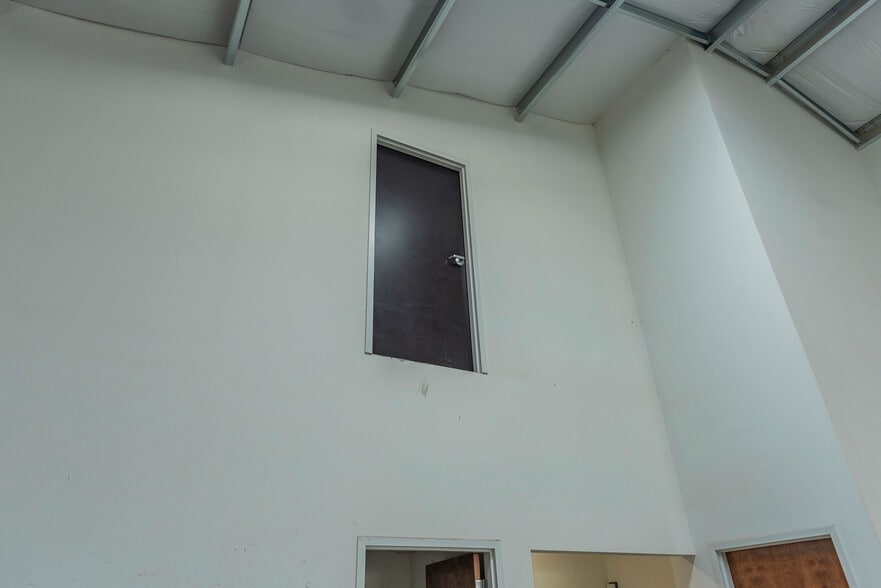 More Photos Of 25 Reeds Way, Flat Rock Industrial For Sale