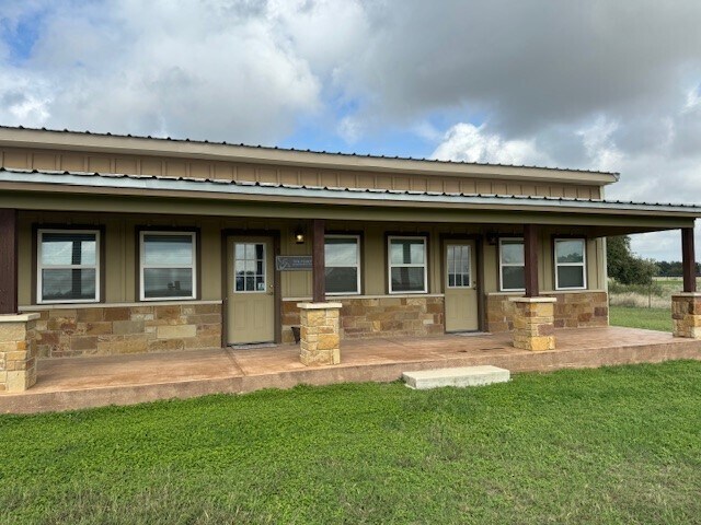 More Photos Of 3303 Shell Rd, Georgetown Unknown For Lease